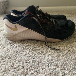NIKE WOMENS METCON